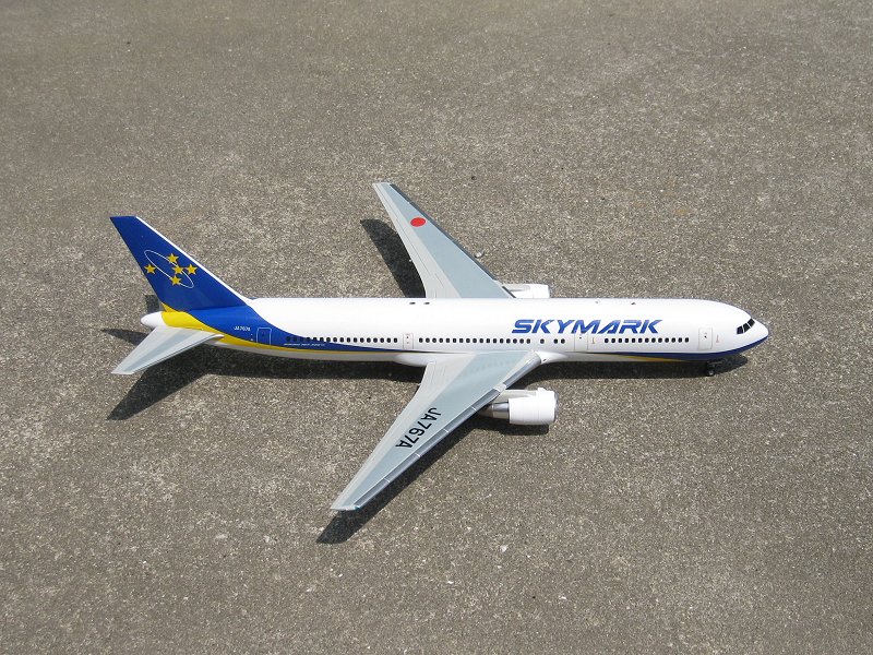 SKYMARK B767-300ER